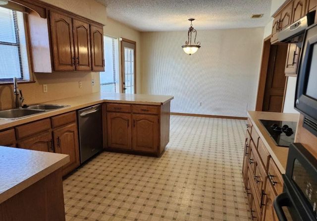 2001 Birchwood Lane, Grand Prairie, TX 75050