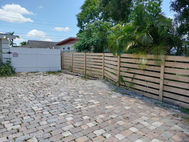 703 5th Place SW, Vero Beach, FL 32962