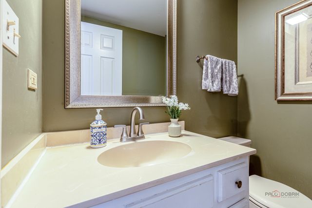 15 Butterfield Road, Lake Zurich, IL 60047