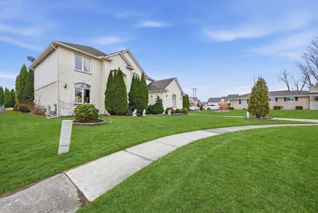 19444 Jack Pine Drive, Macomb Twp, MI 48042