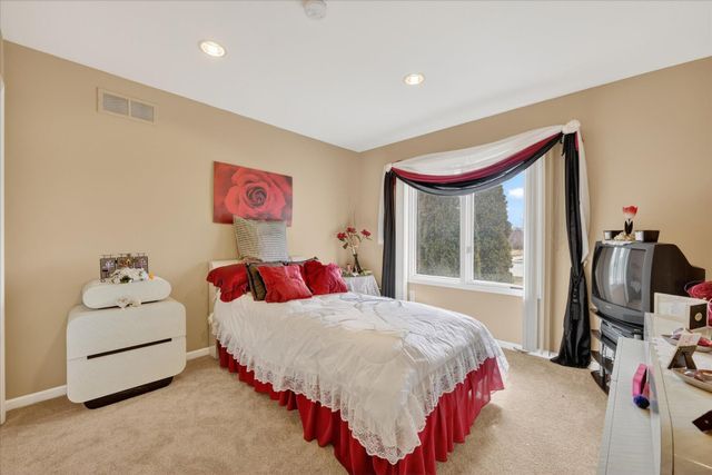 19444 Jack Pine Drive, Macomb Twp, MI 48042