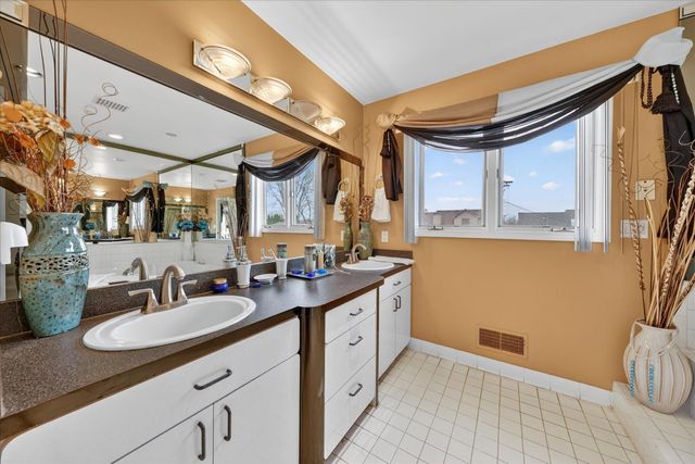 19444 Jack Pine Drive, Macomb Twp, MI 48042