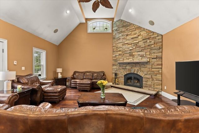 8 Rockmeadow Drive, East Bridgewater, MA 02333