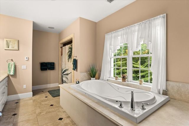 8 Rockmeadow Drive, East Bridgewater, MA 02333
