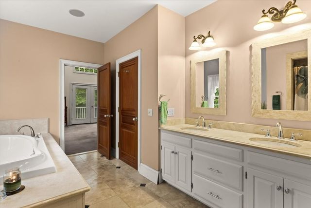 8 Rockmeadow Drive, East Bridgewater, MA 02333