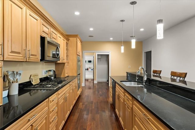8 Rockmeadow Drive, East Bridgewater, MA 02333