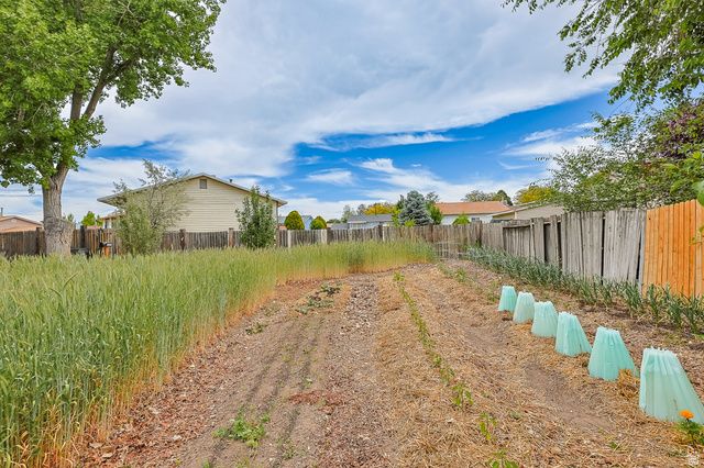 4327 S ROSE PETAL WAY, West Valley City, UT 84120