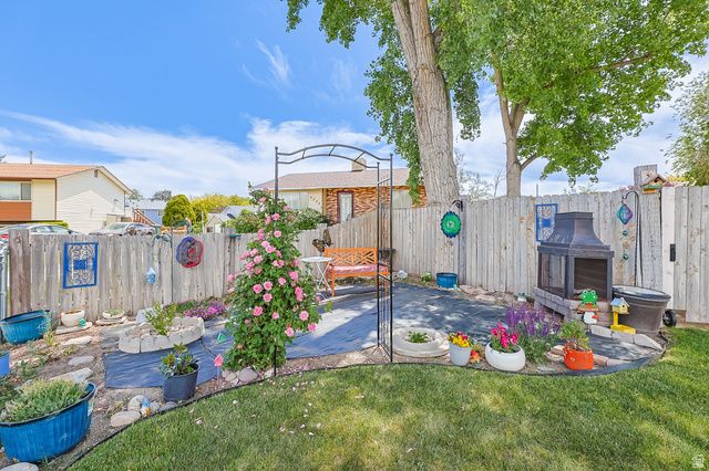 4327 S ROSE PETAL WAY, West Valley City, UT 84120
