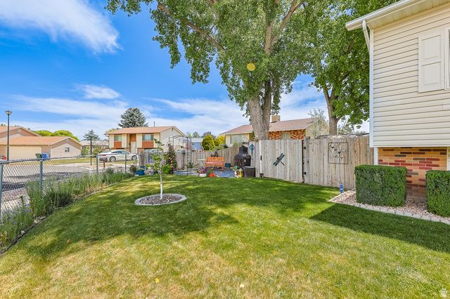 4327 S ROSE PETAL WAY, West Valley City, UT 84120