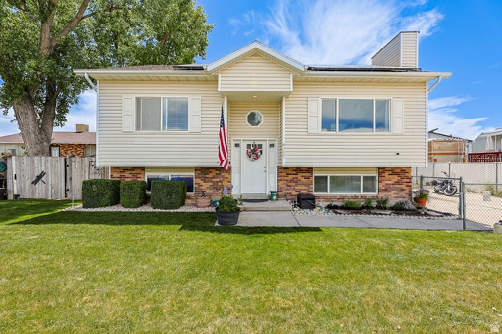 4327 S ROSE PETAL WAY, West Valley City, UT 84120