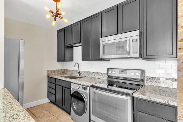 3050 Rue D'Orleans 380, San Diego, CA 92110