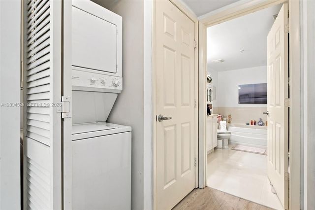 55 Merrick Way 520, Coral Gables, FL 33134