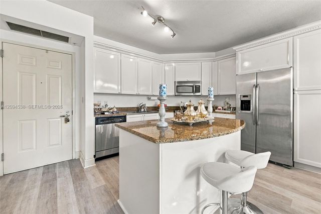 55 Merrick Way 520, Coral Gables, FL 33134