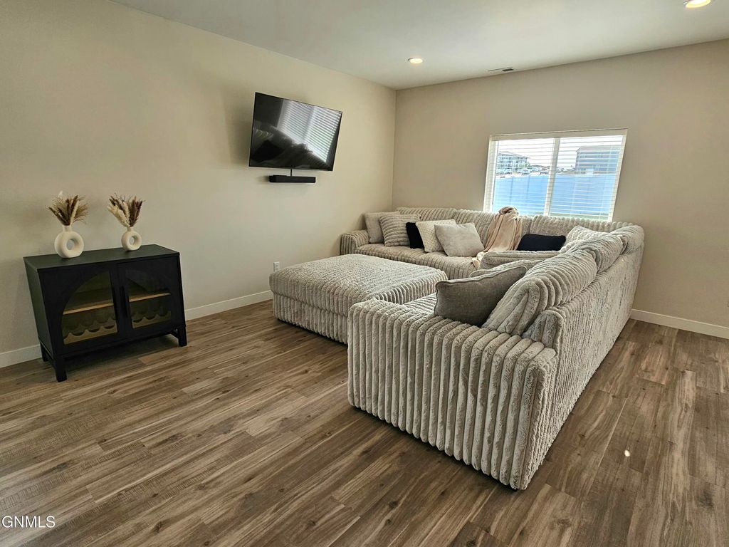2907 29th Avenue W, Williston, ND 58801 photo 5
