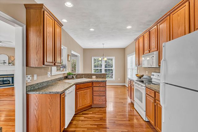 8013 Amber Wood CT, Roanoke, VA 24019