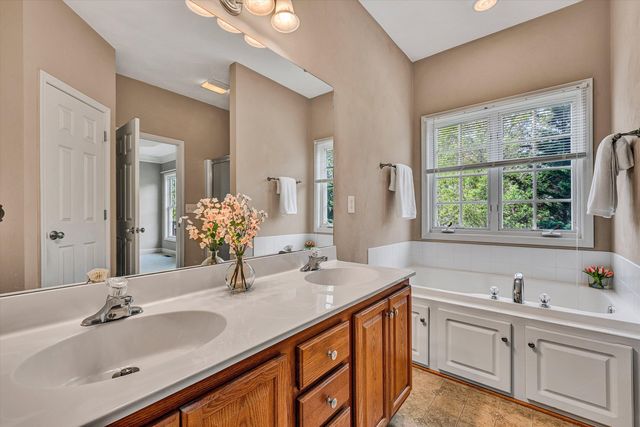 8013 Amber Wood CT, Roanoke, VA 24019