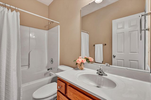 8013 Amber Wood CT, Roanoke, VA 24019