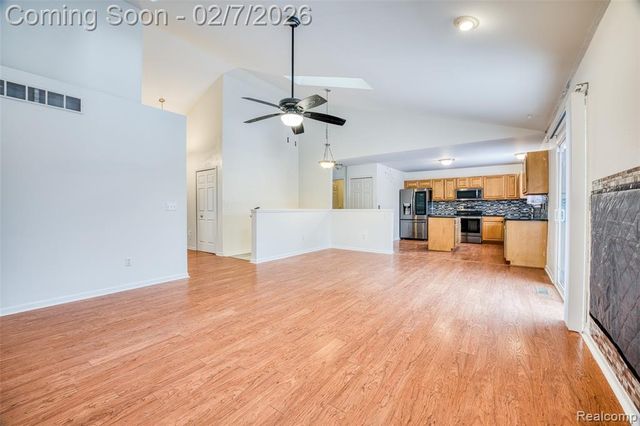 10237 Swan Lake Circle, Ypsilanti, MI 48197