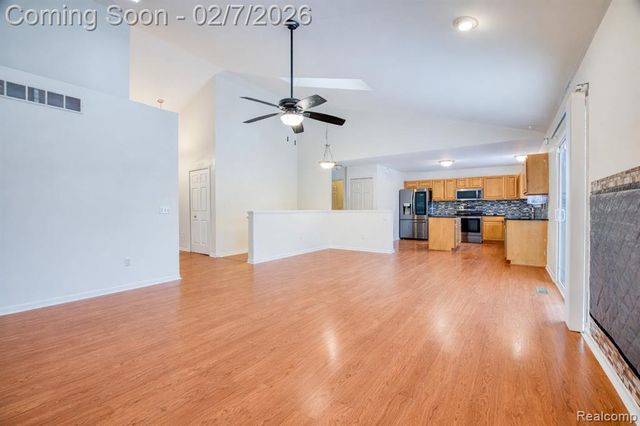 10237 Swan Lake Circle, Ypsilanti, MI 48197