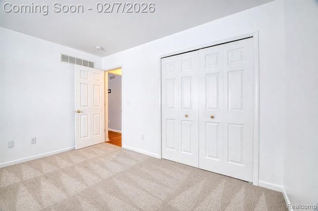 10237 Swan Lake Circle, Ypsilanti, MI 48197