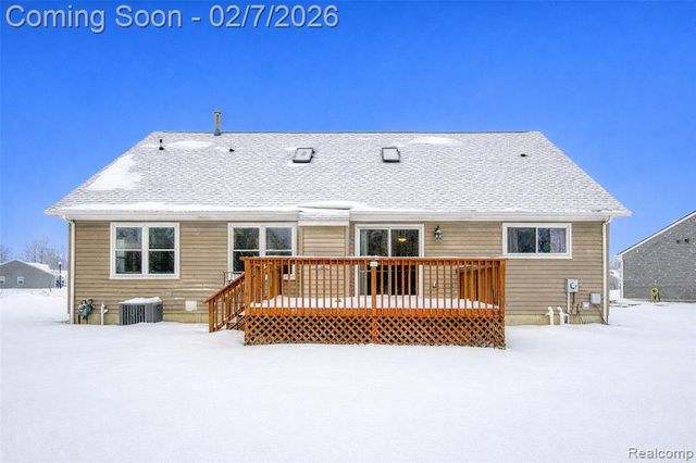 10237 Swan Lake Circle, Ypsilanti, MI 48197