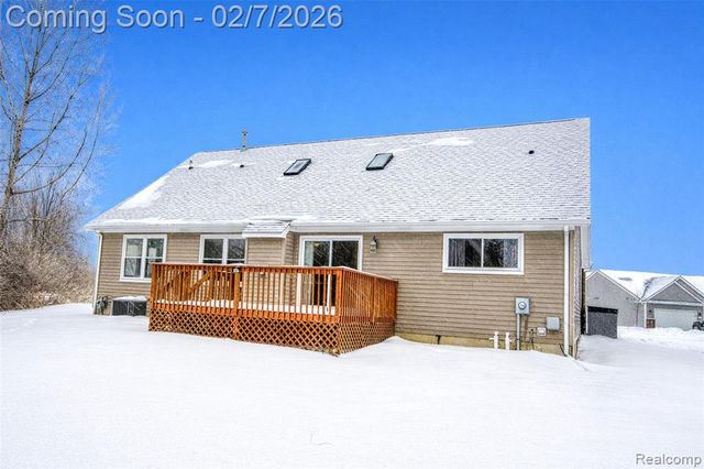 10237 Swan Lake Circle, Ypsilanti, MI 48197