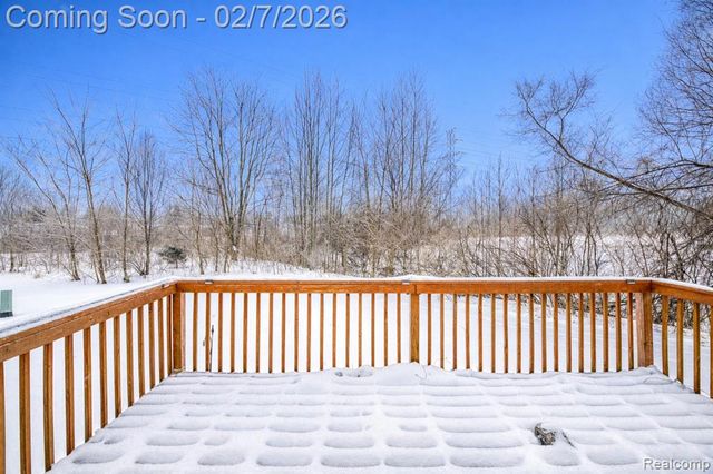 10237 Swan Lake Circle, Ypsilanti, MI 48197