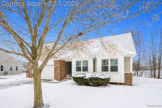 10237 Swan Lake Circle, Ypsilanti, MI 48197