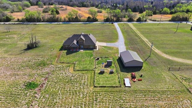 20435 S 270 Road, Morris, OK 74445