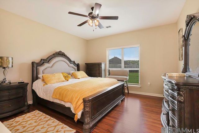 28319 Lake Sabine Dr, Livingston, LA 70754