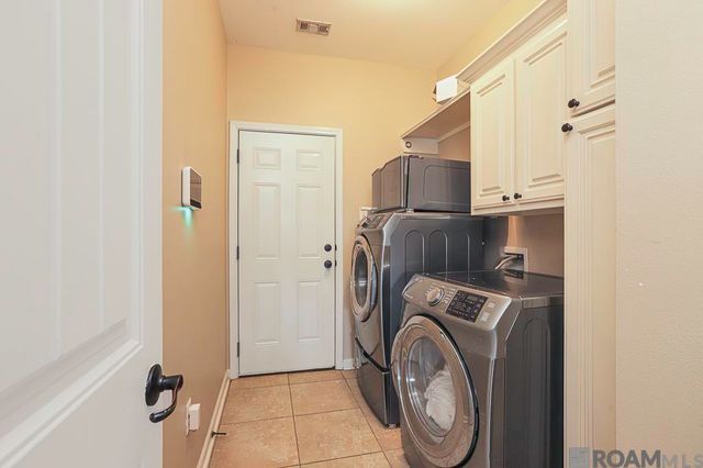 28319 Lake Sabine Dr, Livingston, LA 70754