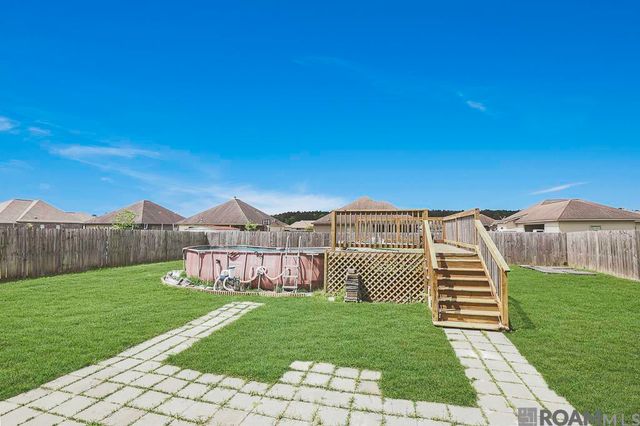 28319 Lake Sabine Dr, Livingston, LA 70754