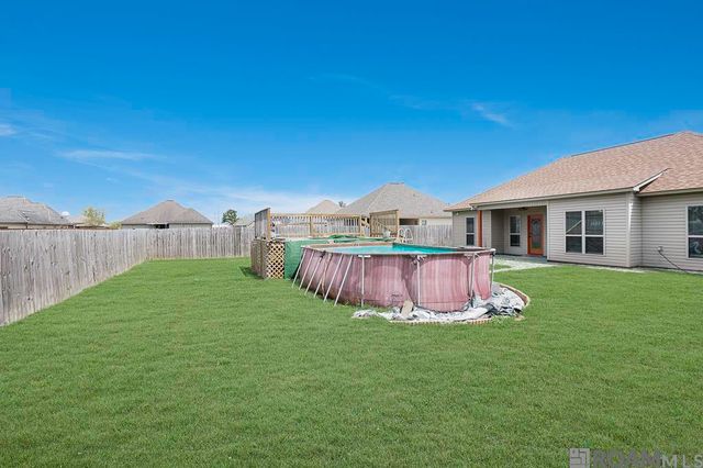 28319 Lake Sabine Dr, Livingston, LA 70754