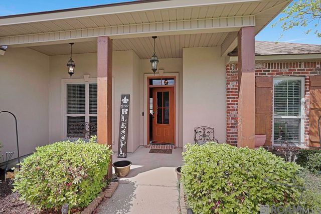 28319 Lake Sabine Dr, Livingston, LA 70754