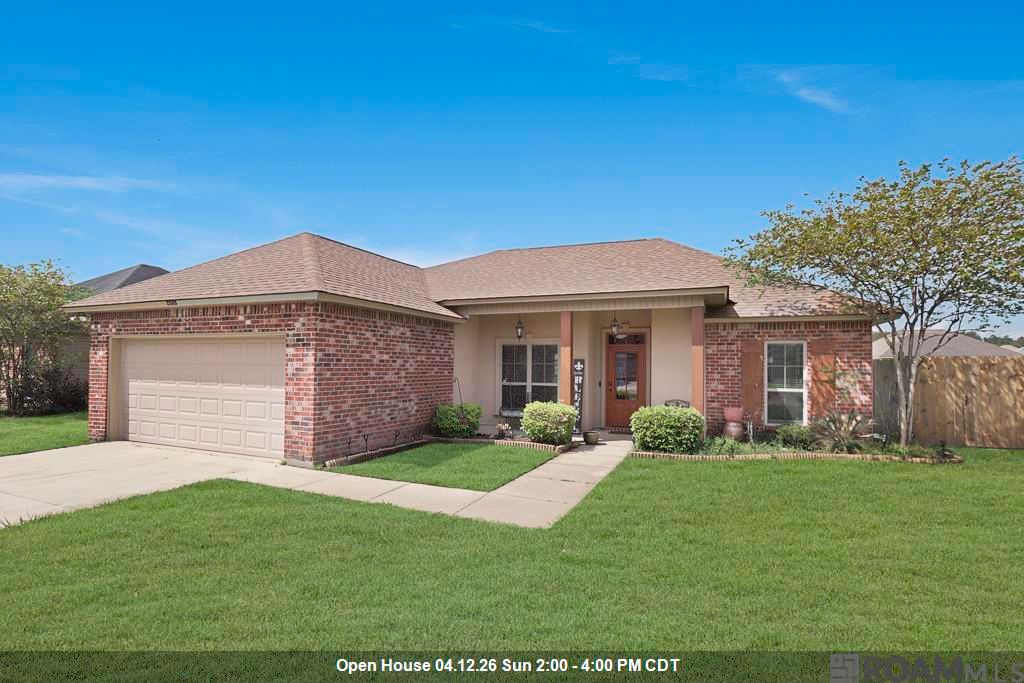 28319 Lake Sabine Dr, Livingston, LA 70754