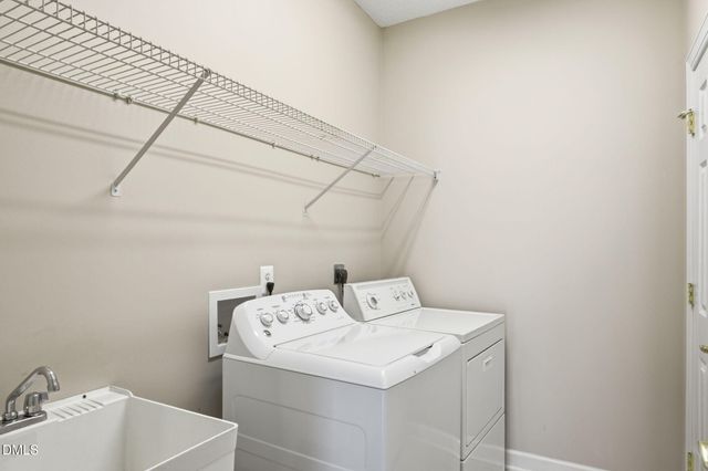 428 Sawgrass Hill Court, Cary, NC 27519