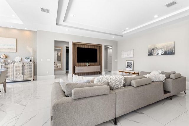 924 Evergreen Drive, Delray Beach, FL 33483