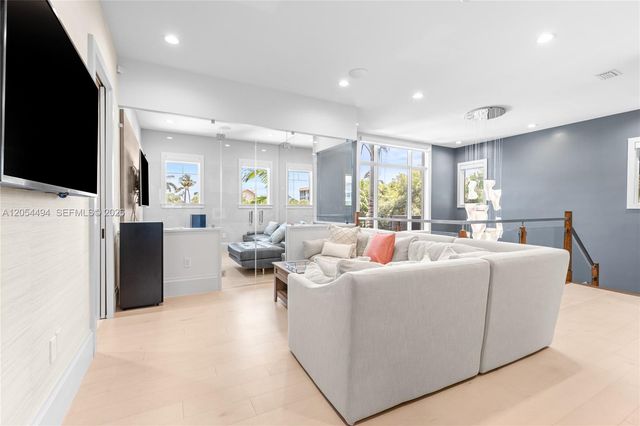 924 Evergreen Drive, Delray Beach, FL 33483