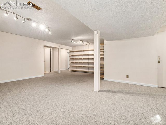 2112 North Drive, Pueblo, CO 81008