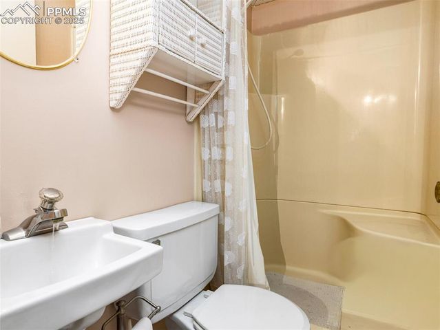 2112 North Drive, Pueblo, CO 81008