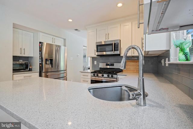 59 AMBERFIELD RD, Robbinsville, NJ 08691