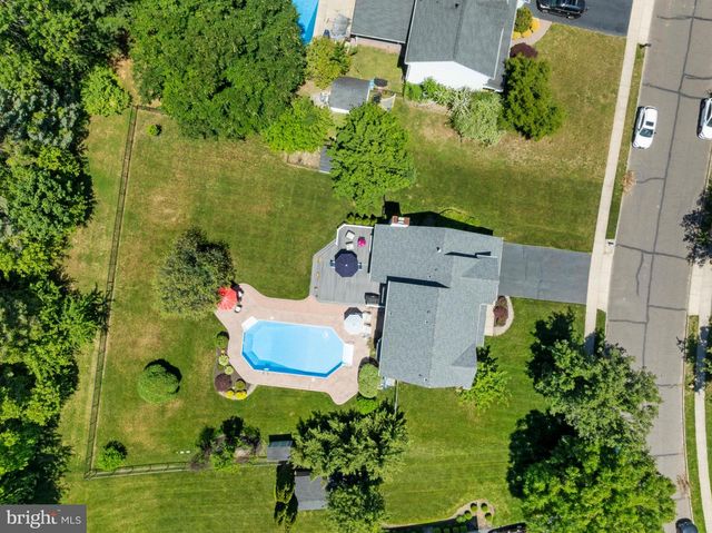 59 AMBERFIELD RD, Robbinsville, NJ 08691