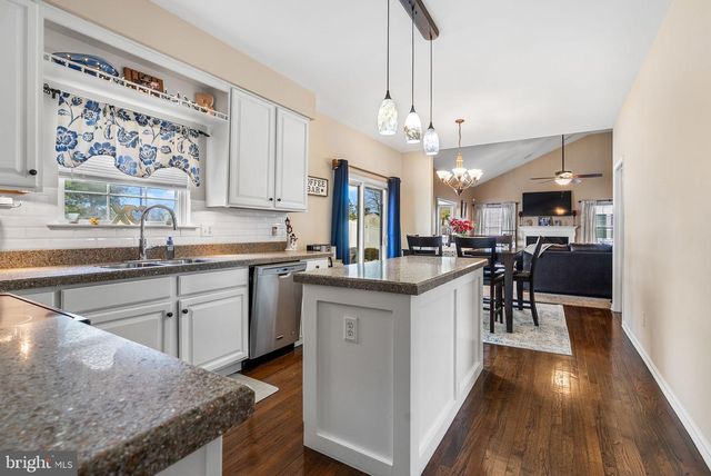 13 TORY LN, Marlton, NJ 08053