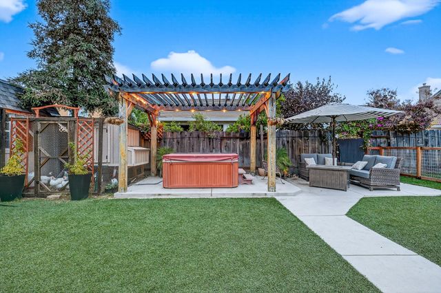 851 Alabaster Ct, Atwater, CA 95301