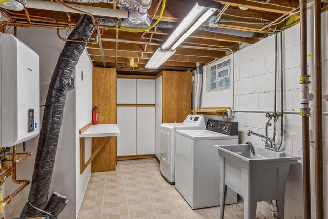 1249 Pinewood Court, Woodbury, MN 55125