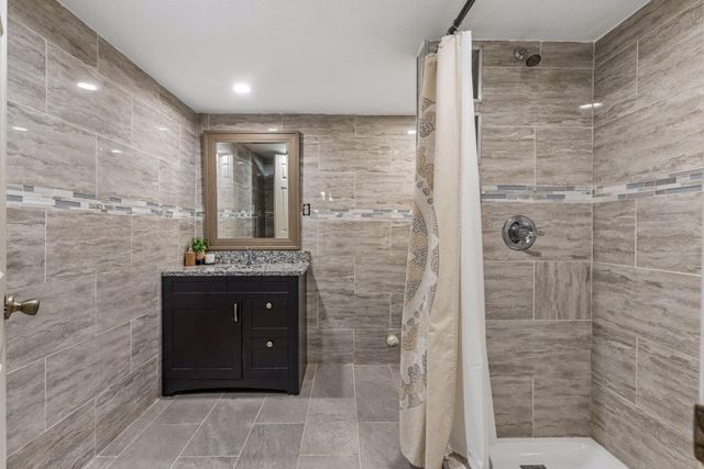 1249 Pinewood Court, Woodbury, MN 55125