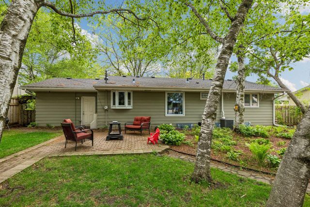 1249 Pinewood Court, Woodbury, MN 55125