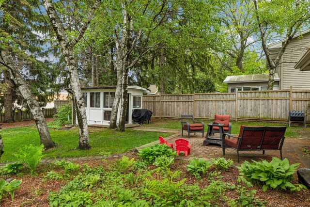 1249 Pinewood Court, Woodbury, MN 55125