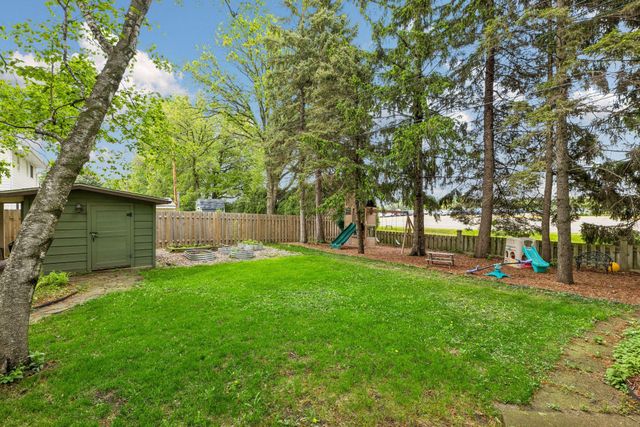 1249 Pinewood Court, Woodbury, MN 55125