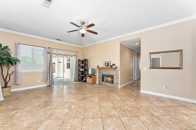 737 Farnham Ave, Woodland, CA 95776